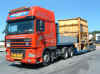 Gulliksen DAF XF Jumbo-Pritschen SZ li.JPG (37762 Byte)